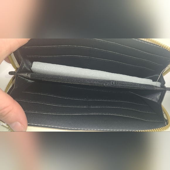 Pokemon meow dressed as pickachu wallet - Picture 3 of 6